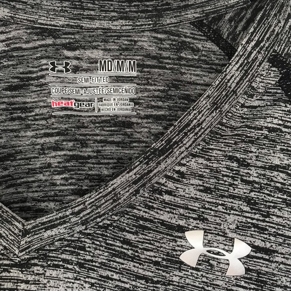 Under Armour Semi-Fitted V-Neck Top - Picture 2 of 3